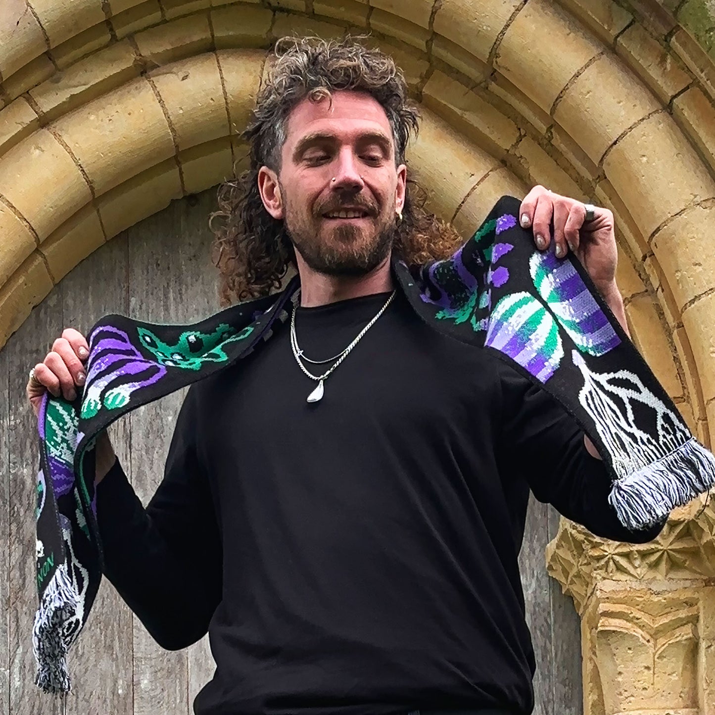 WE ARE THE CHAMPIGNONS MY FRIEND - scarf - sjaal